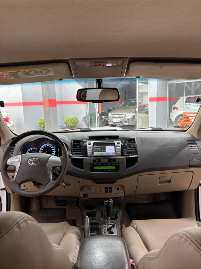 HILUX SW4 3.0 SRV 4X4 7 LUGARES 16V TURBO INTERCOOLER DIESEL 4P AUTOMÁTICO - 2013 - HARMONIA