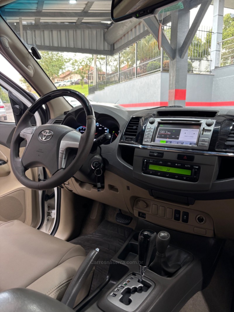 HILUX SW4 3.0 SRV 4X4 7 LUGARES 16V TURBO INTERCOOLER DIESEL 4P AUTOMÁTICO - 2013 - HARMONIA