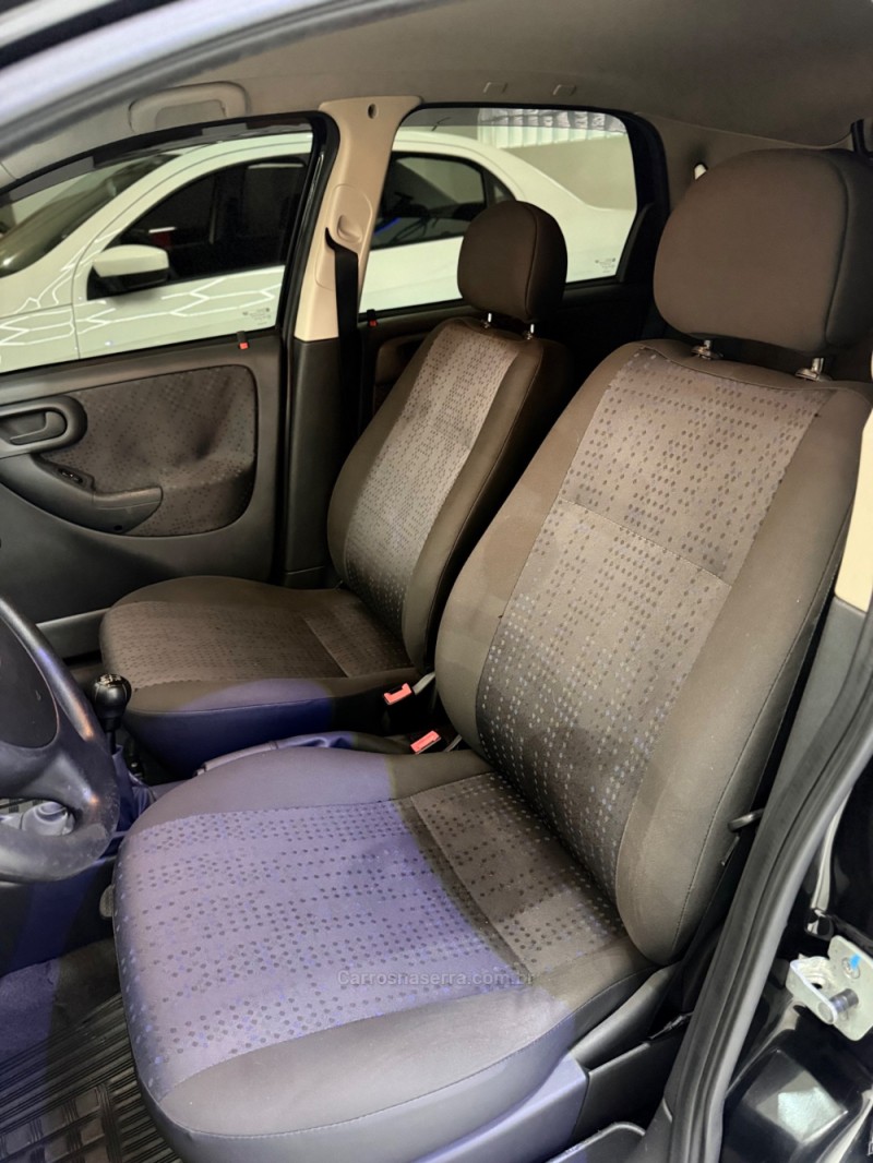 CORSA 1.4 MPFI MAXX 8V FLEX 4P MANUAL - 2011 - CAXIAS DO SUL