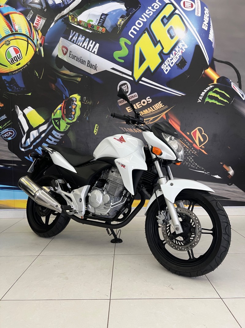 CB 300R  - 2014 - PASSO FUNDO
