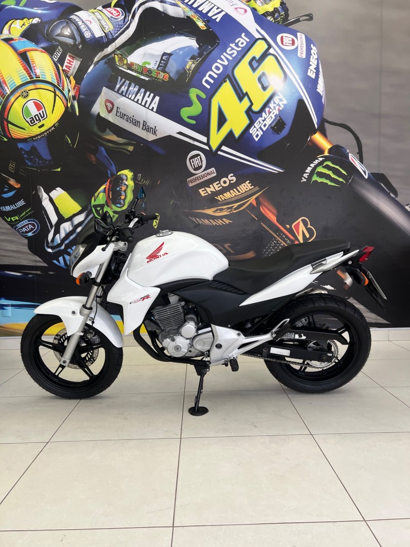 CB 300R  - 2014 - PASSO FUNDO
