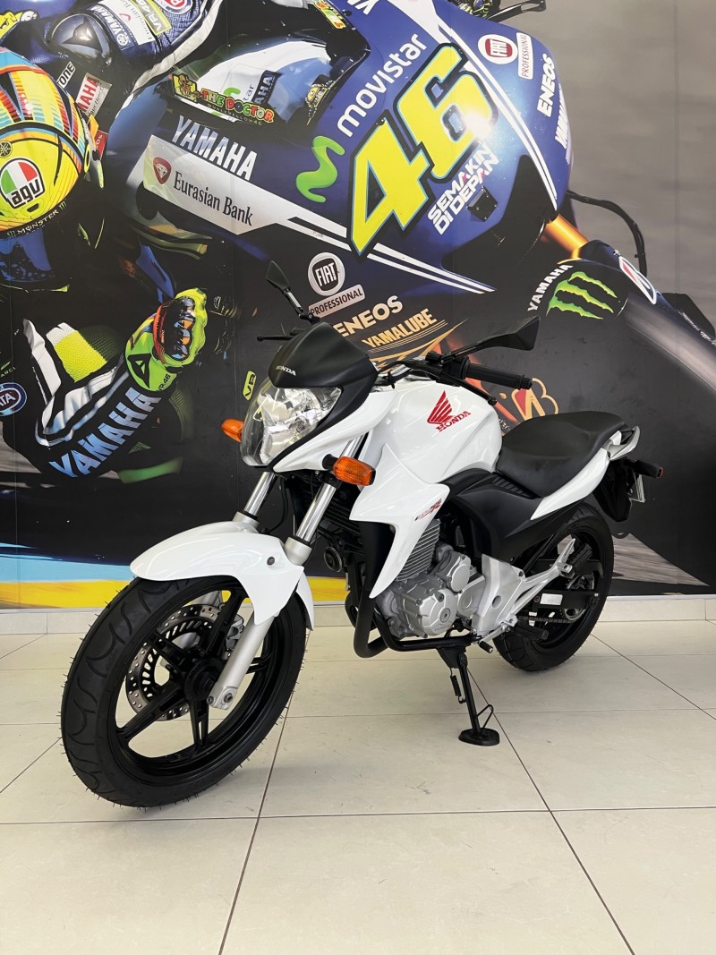 CB 300R  - 2014 - PASSO FUNDO