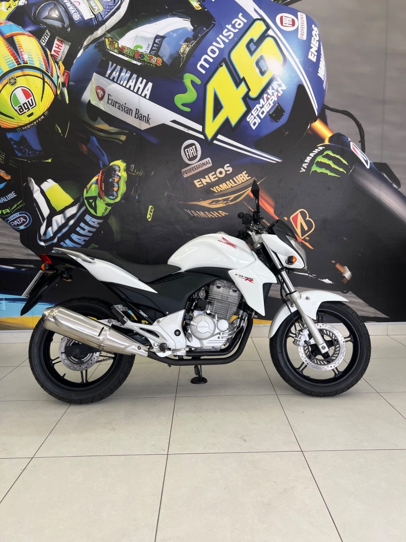 cb 300r  2014 passo fundo