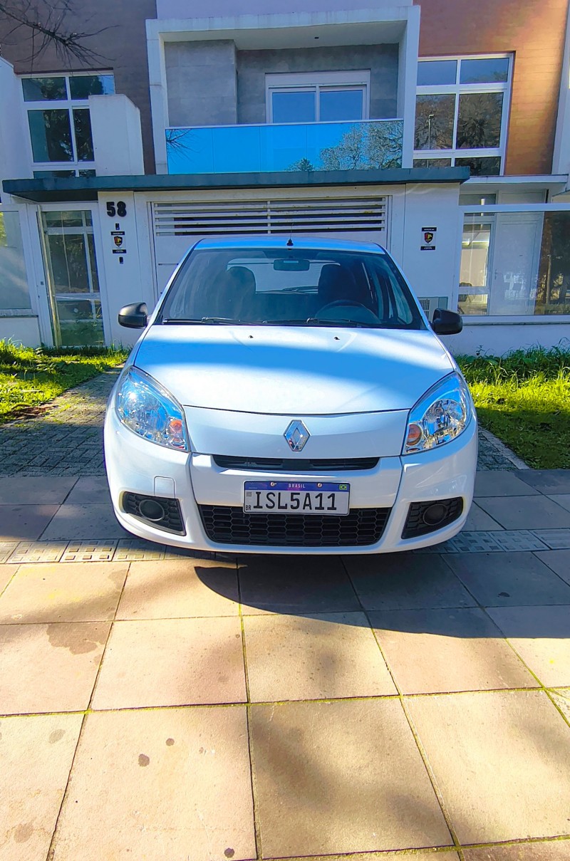 SANDERO 1.0 AUTHENTIQUE PLUS 16V FLEX 4P MANUAL - 2011 - FARROUPILHA