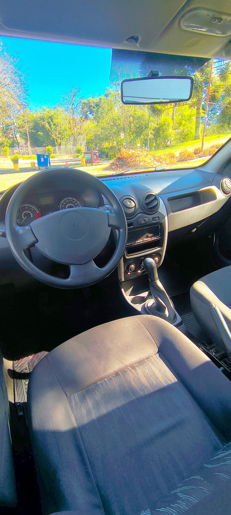 SANDERO 1.0 AUTHENTIQUE PLUS 16V FLEX 4P MANUAL - 2011 - FARROUPILHA
