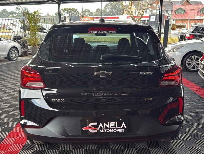 ONIX 1.0 LTZ 12V TURBO FLEX 4P MANUAL - 2022 - CANELA
