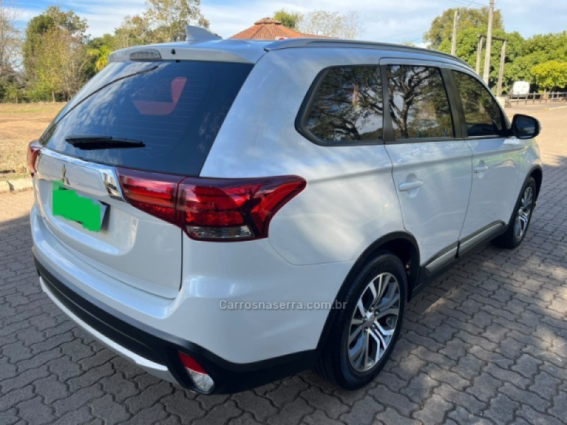 OUTLANDER 2.0 COMFORT 16V GASOLINA 4P AUTOMÁTICO - 2018 - BENTO GONçALVES
