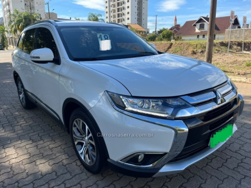 outlander 2.0 comfort 16v gasolina 4p automatico 2018 bento goncalves