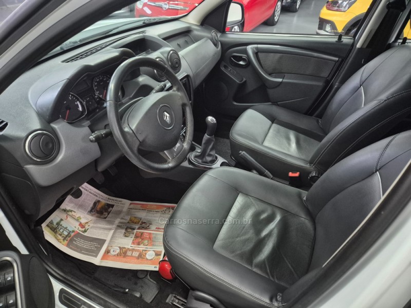 DUSTER 1.6 TECH ROAD 4X2 16V FLEX 4P MANUAL - 2014 - GARIBALDI