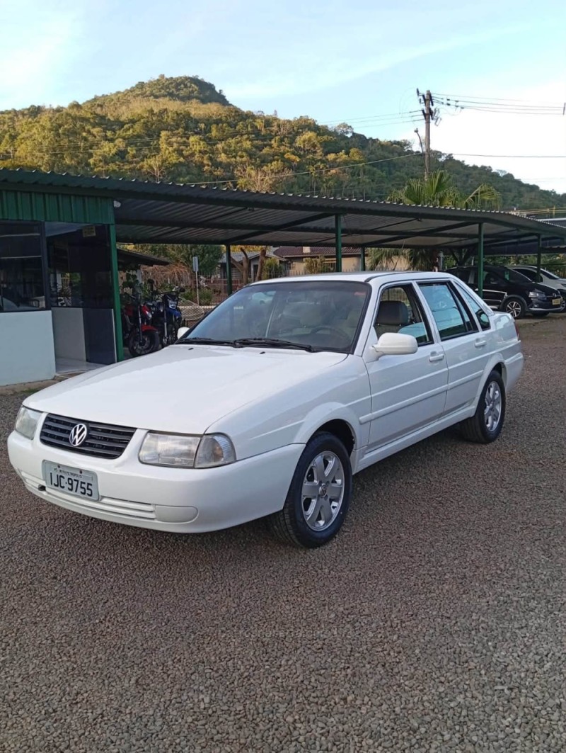 SANTANA 2.0 MI 8V GASOLINA 4P MANUAL