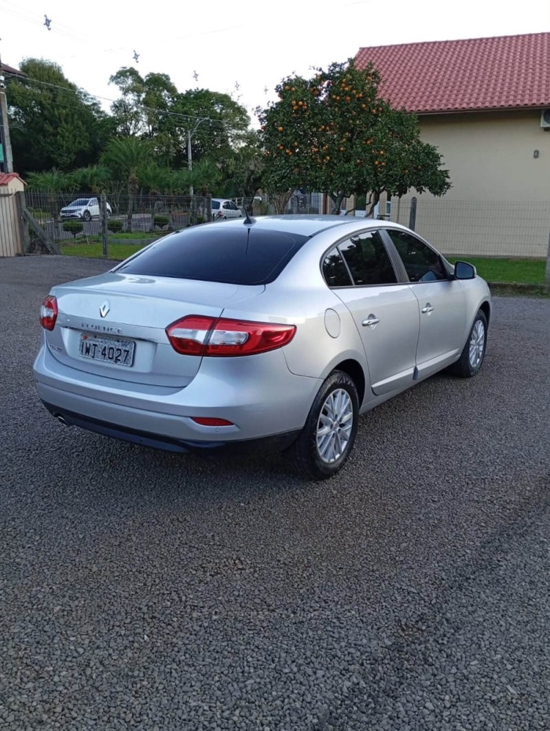 FLUENCE 2.0 DYNAMIQUE PLUS 16V FLEX 4P AUTOMÁTICO - 2016 - PICADA CAFé