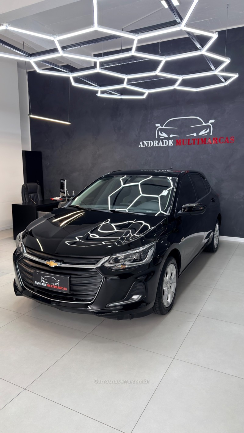 ONIX 1.0	PREMIER PLUS 8V TURBO FLEX 4P AUTOMÁTICO - 2020 - CAXIAS DO SUL