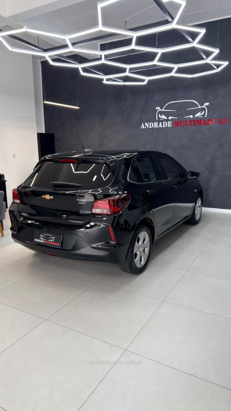 ONIX 1.0	PREMIER PLUS 8V TURBO FLEX 4P AUTOMÁTICO - 2020 - CAXIAS DO SUL
