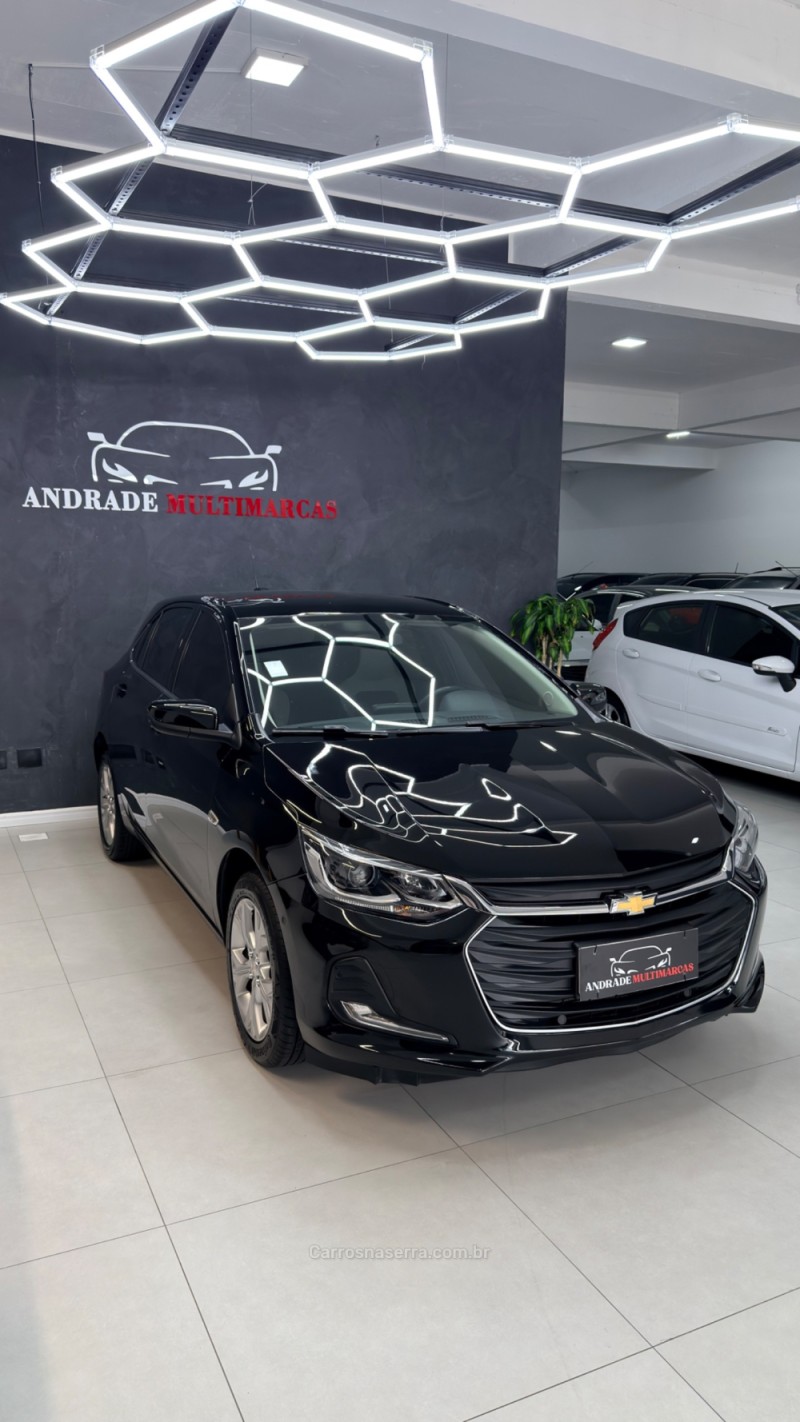 ONIX 1.0	PREMIER PLUS 8V TURBO FLEX 4P AUTOMÁTICO - 2020 - CAXIAS DO SUL
