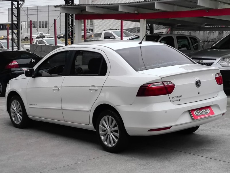 VOYAGE 1.0 MI COMFORTLINE 8V FLEX 4P MANUAL - 2015 - CAXIAS DO SUL