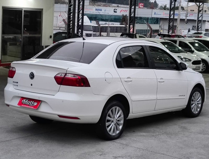 VOYAGE 1.0 MI COMFORTLINE 8V FLEX 4P MANUAL - 2015 - CAXIAS DO SUL