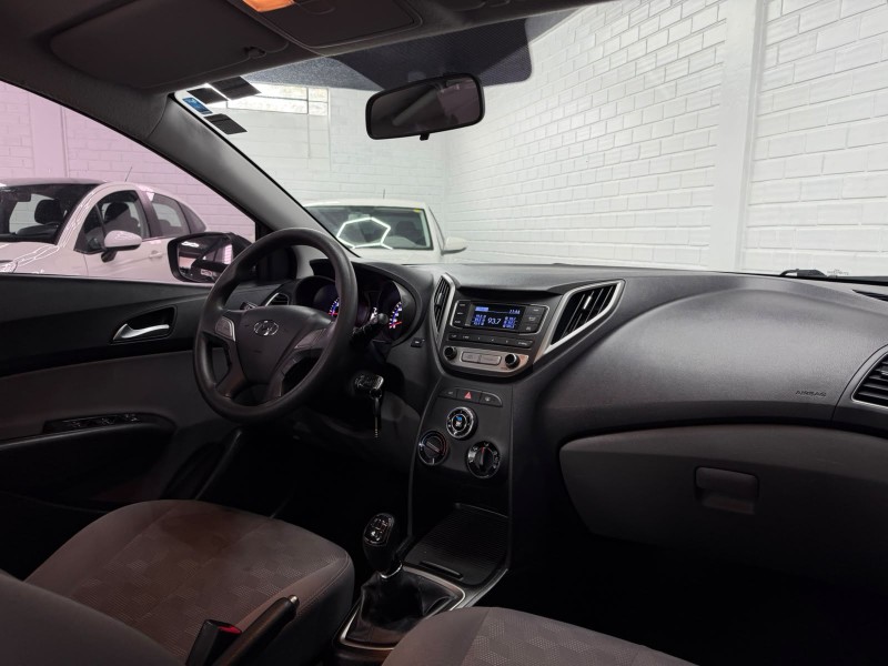 HB20S 1.6 COMFORT PLUS 16V FLEX 4P MANUAL - 2017 - NOVO HAMBURGO
