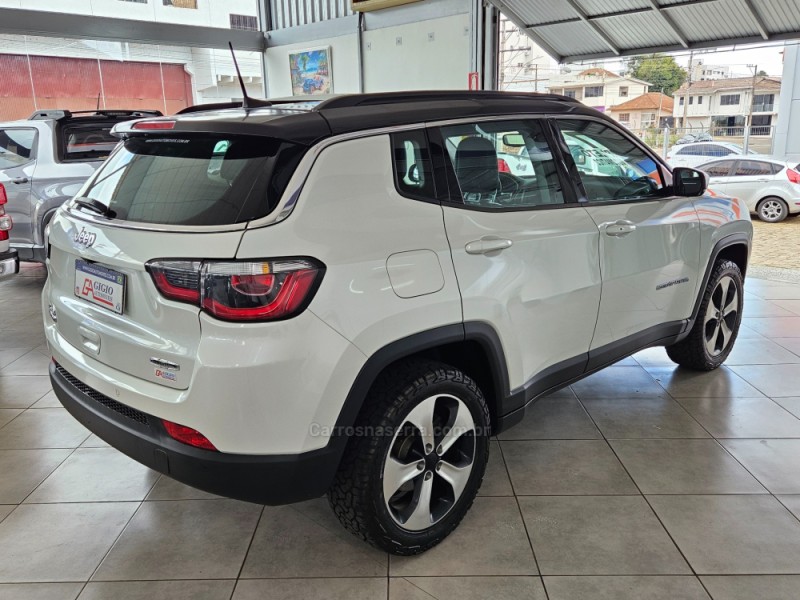 COMPASS 2.0 16V DIESEL LONGITUDE 4X4 AUTOMÁTICO - 2017 - TAPEJARA