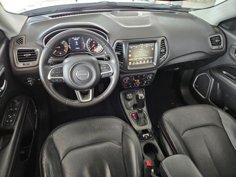 COMPASS 2.0 16V DIESEL LONGITUDE 4X4 AUTOMÁTICO - 2017 - TAPEJARA