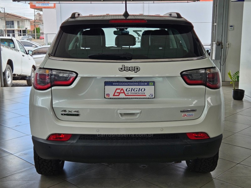 COMPASS 2.0 16V DIESEL LONGITUDE 4X4 AUTOMÁTICO - 2017 - TAPEJARA