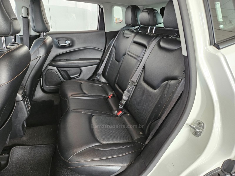 COMPASS 2.0 16V DIESEL LONGITUDE 4X4 AUTOMÁTICO - 2017 - TAPEJARA