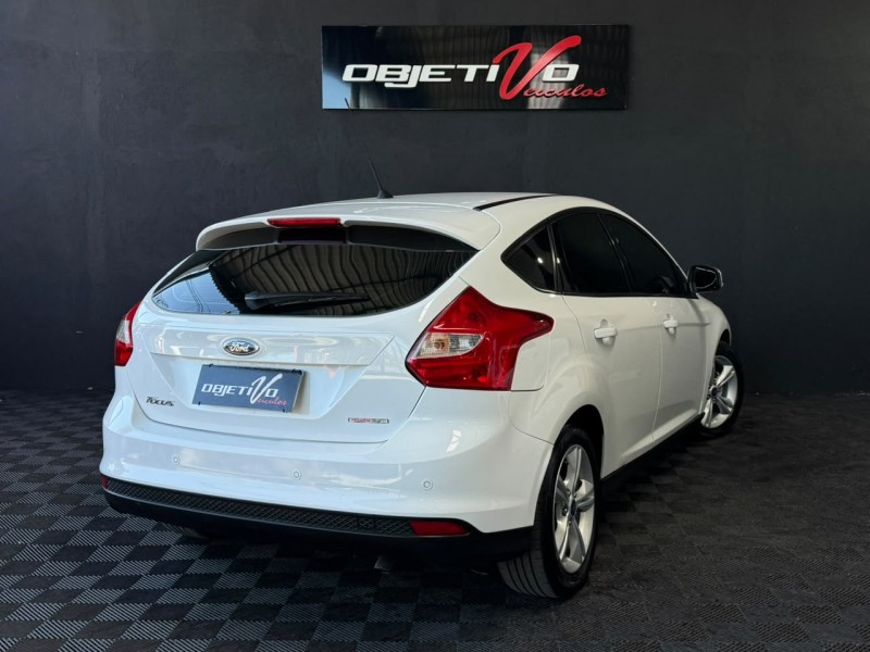 FOCUS 1.6 SE HATCH 16V FLEX 4P AUTOMÁTICO - 2014 - CAXIAS DO SUL