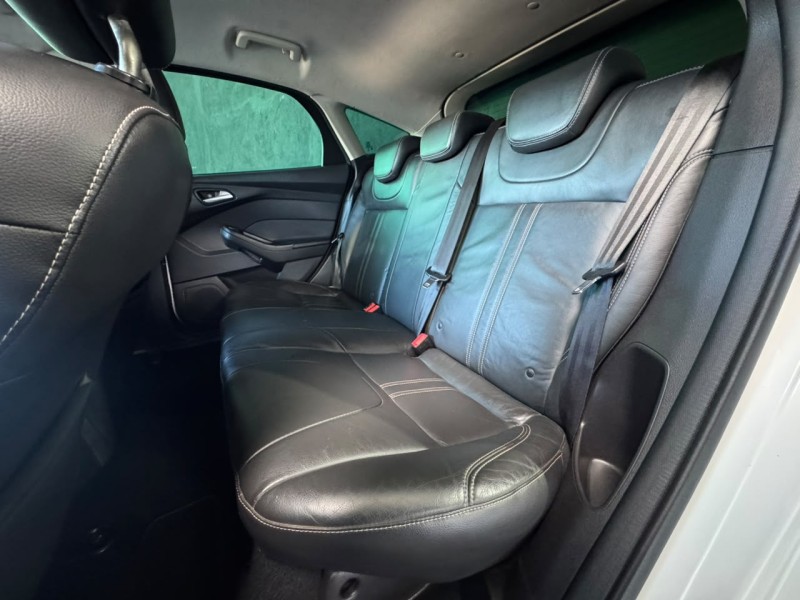 FOCUS 1.6 SE HATCH 16V FLEX 4P AUTOMÁTICO - 2014 - CAXIAS DO SUL