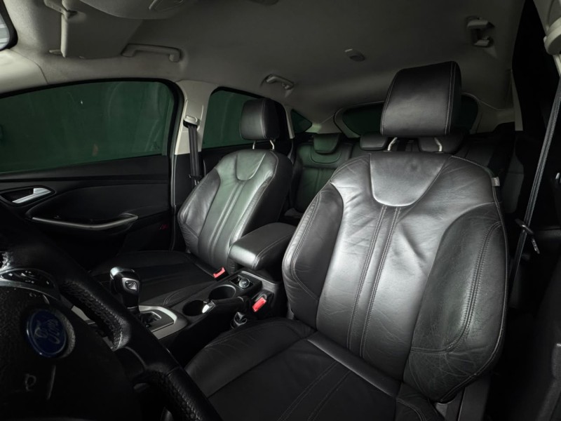 FOCUS 1.6 SE HATCH 16V FLEX 4P AUTOMÁTICO - 2014 - CAXIAS DO SUL