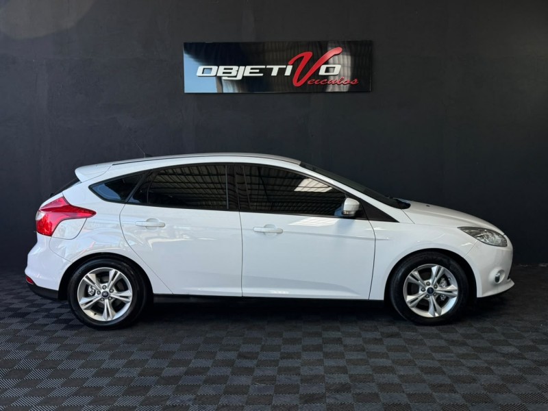 FOCUS 1.6 SE HATCH 16V FLEX 4P AUTOMÁTICO - 2014 - CAXIAS DO SUL