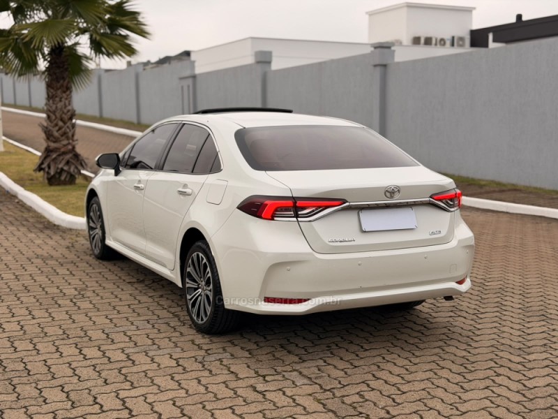 COROLLA 2.0 ALTIS PREMIUM 16V FLEX 4P AUTOMÁTICO - 2020 - LAJEADO
