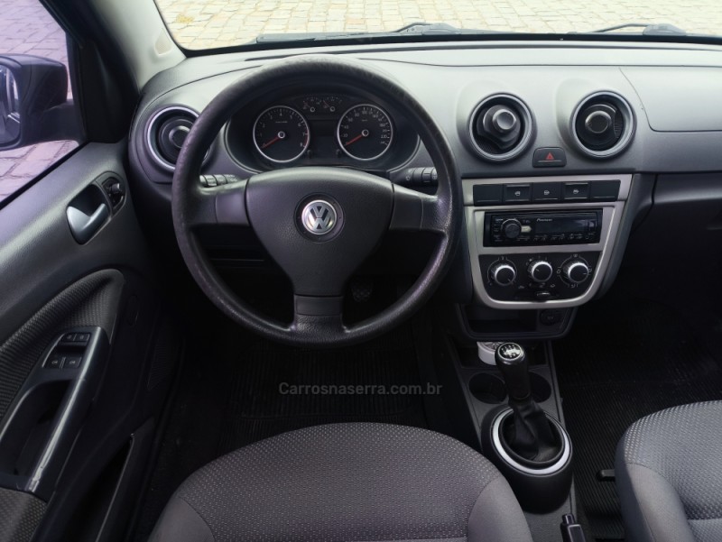 VOYAGE 1.6 MI 8V FLEX 4P MANUAL - 2013 - FARROUPILHA