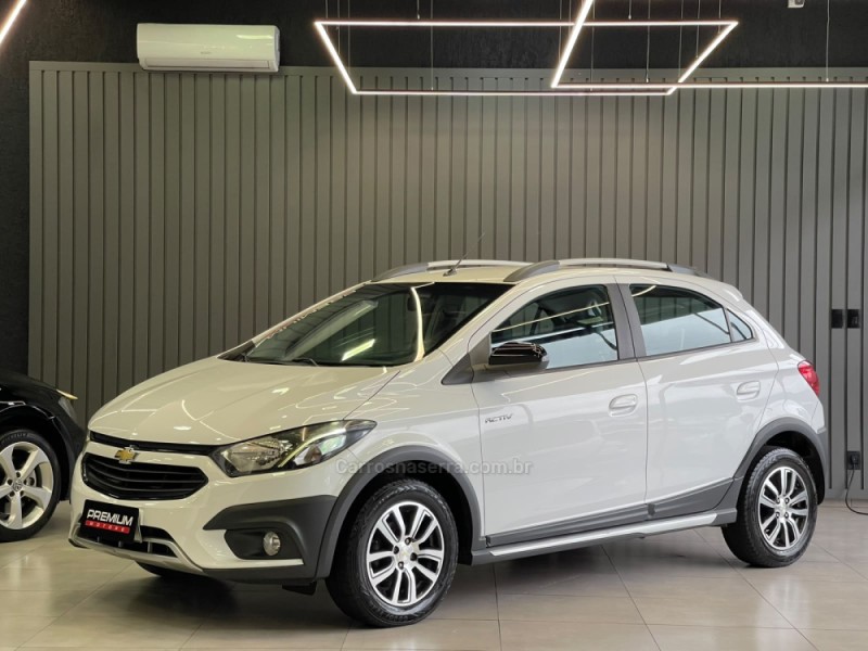 ONIX 1.4 MPFI ACTIV 8V FLEX 4P MANUAL - 2017 - DOIS IRMãOS