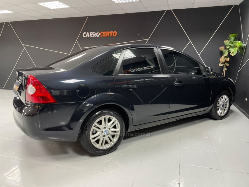FOCUS 2.0 GLX SEDAN 16V FLEX 4P MANUAL - 2013 - NOVO HAMBURGO