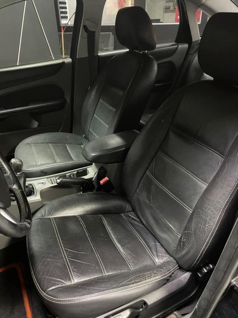 FOCUS 2.0 GLX SEDAN 16V FLEX 4P MANUAL - 2013 - NOVO HAMBURGO