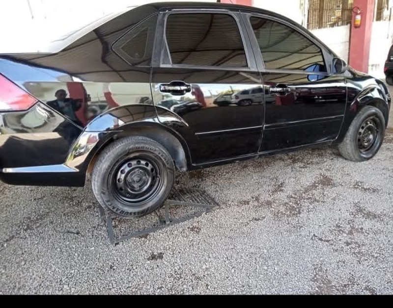 FIESTA 1.6 MPI SEDAN 8V FLEX 4P MANUAL - 2006 - CAXIAS DO SUL