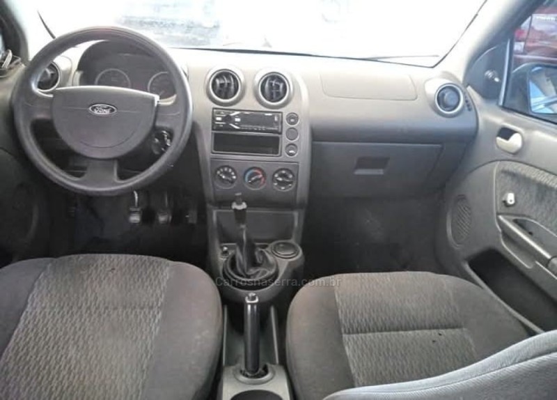 FIESTA 1.6 MPI SEDAN 8V FLEX 4P MANUAL - 2006 - CAXIAS DO SUL