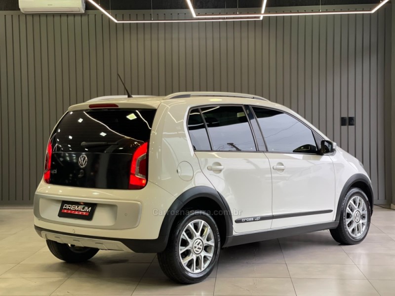 UP 1.0 CROSS 12V FLEX 4P MANUAL - 2015 - DOIS IRMãOS