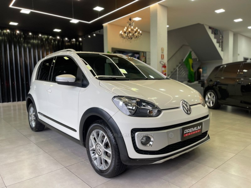 up 1.0 cross 12v flex 4p manual 2015 dois irmaos
