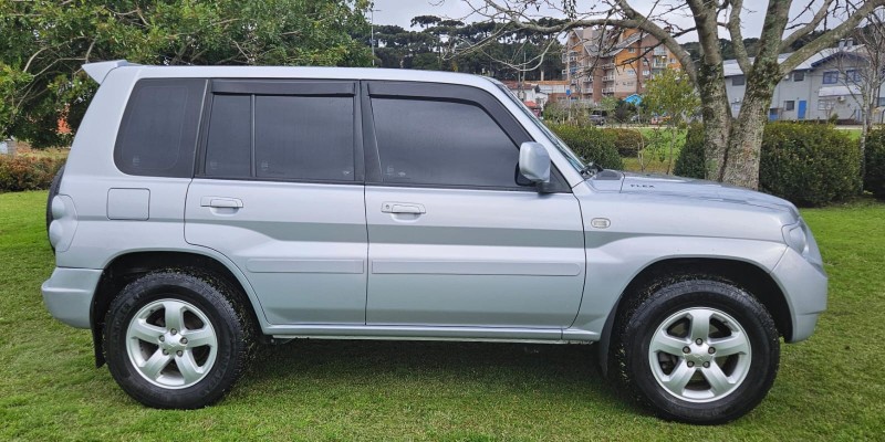 PAJERO TR4 2.0 4X4 16V 133CV FLEX 4P MANUAL - 2009 - CANELA