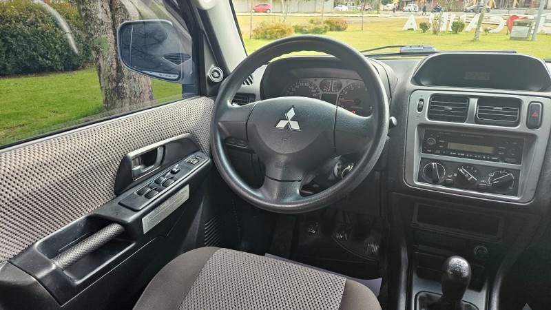 PAJERO TR4 2.0 4X4 16V 133CV FLEX 4P MANUAL - 2009 - CANELA