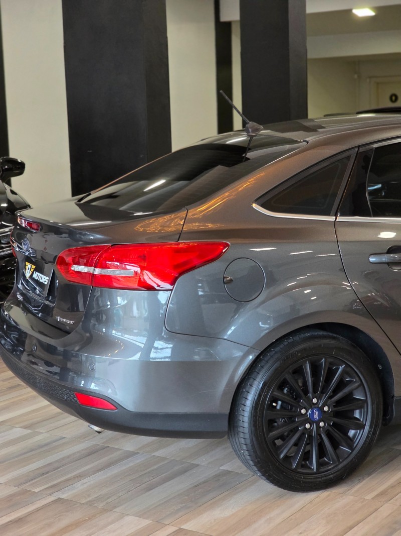 FOCUS 2.0 TITANIUM FASTBACK 16V FLEX 4P AUTOMÁTICO - 2018 - CAXIAS DO SUL