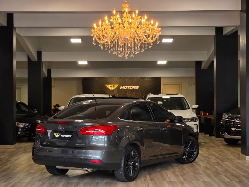 FOCUS 2.0 TITANIUM FASTBACK 16V FLEX 4P AUTOMÁTICO - 2018 - CAXIAS DO SUL
