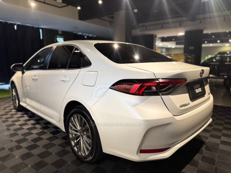 COROLLA 2.0 XEI 16V FLEX 4P AUTOMÁTICO - 2024 - FARROUPILHA