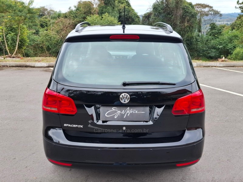 SPACEFOX 1.6 MI TREND 8V FLEX 4P MANUAL - 2014 - BENTO GONçALVES