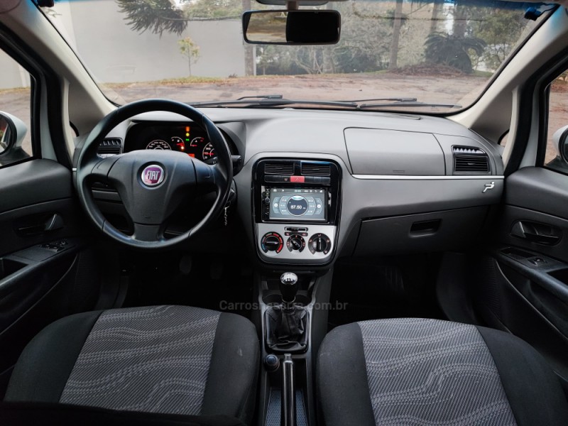 PUNTO 1.4 ATTRACTIVE ITALIA 8V FLEX 4P MANUAL - 2012 - FARROUPILHA