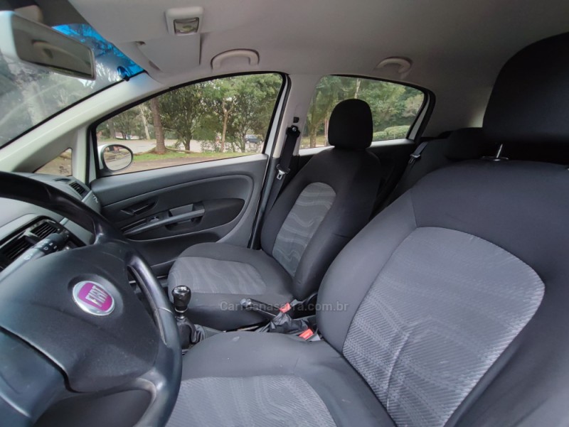 PUNTO 1.4 ATTRACTIVE ITALIA 8V FLEX 4P MANUAL - 2012 - FARROUPILHA