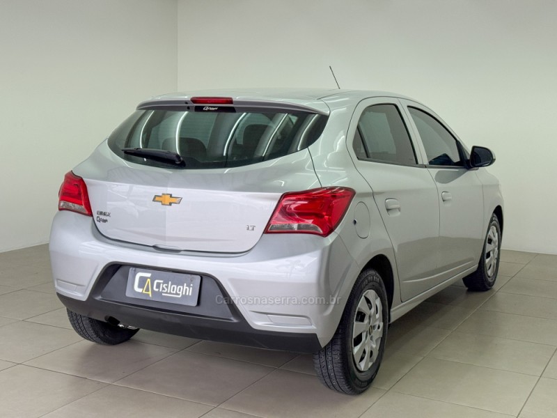 ONIX 1.0 LT 12V FLEX 4P MANUAL - 2019 - CARLOS BARBOSA