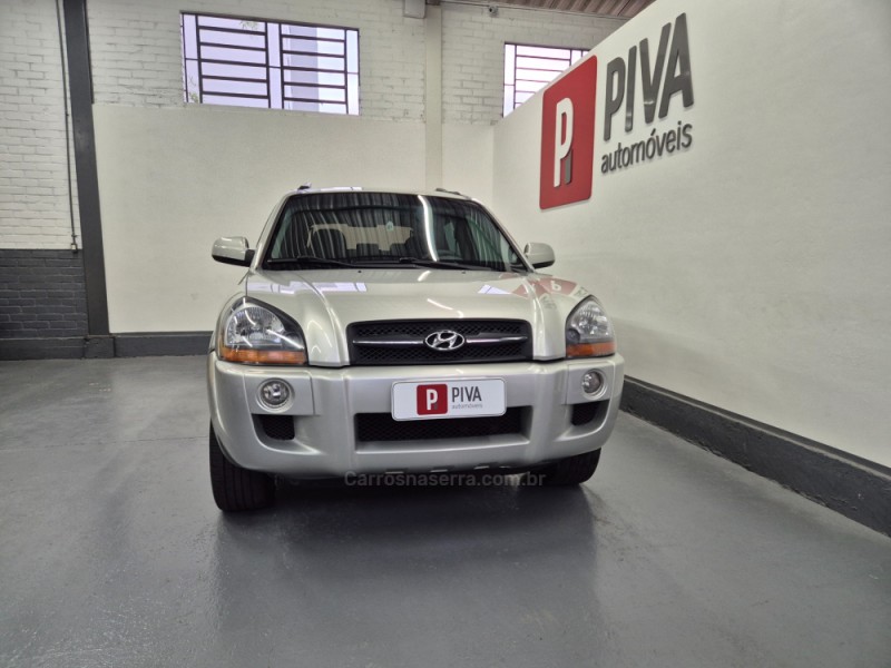 tucson 2.0 mpfi gls 16v 143cv 2wd flex 4p automatico 2013 garibaldi