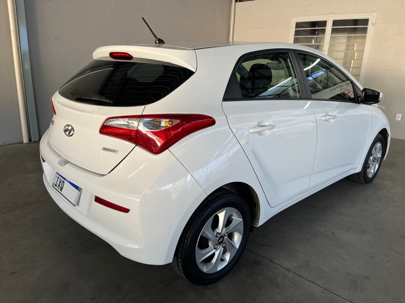 HB20 1.6 COMFORT PLUS 16V FLEX 4P AUTOMÁTICO - 2017 - CAXIAS DO SUL