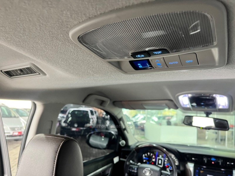 HILUX SW4 2.8 SRX 4X4 7 LUGARES 16V TURBO INTERCOOLER DIESEL 4P AUTOMÁTICO - 2019 - CAXIAS DO SUL